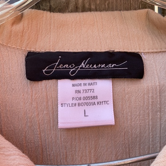 Tan sleeveless button Down shirt sz. L - Picture 2 of 3